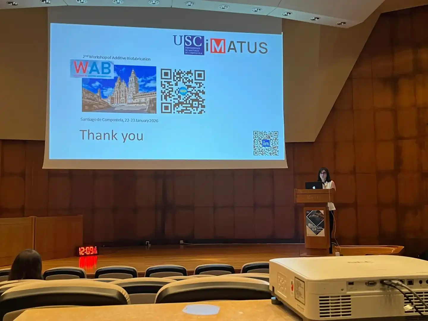 Image of Patricia Díaz-Rodríguze giving presentation during the 8th conference on Tissue Engineering